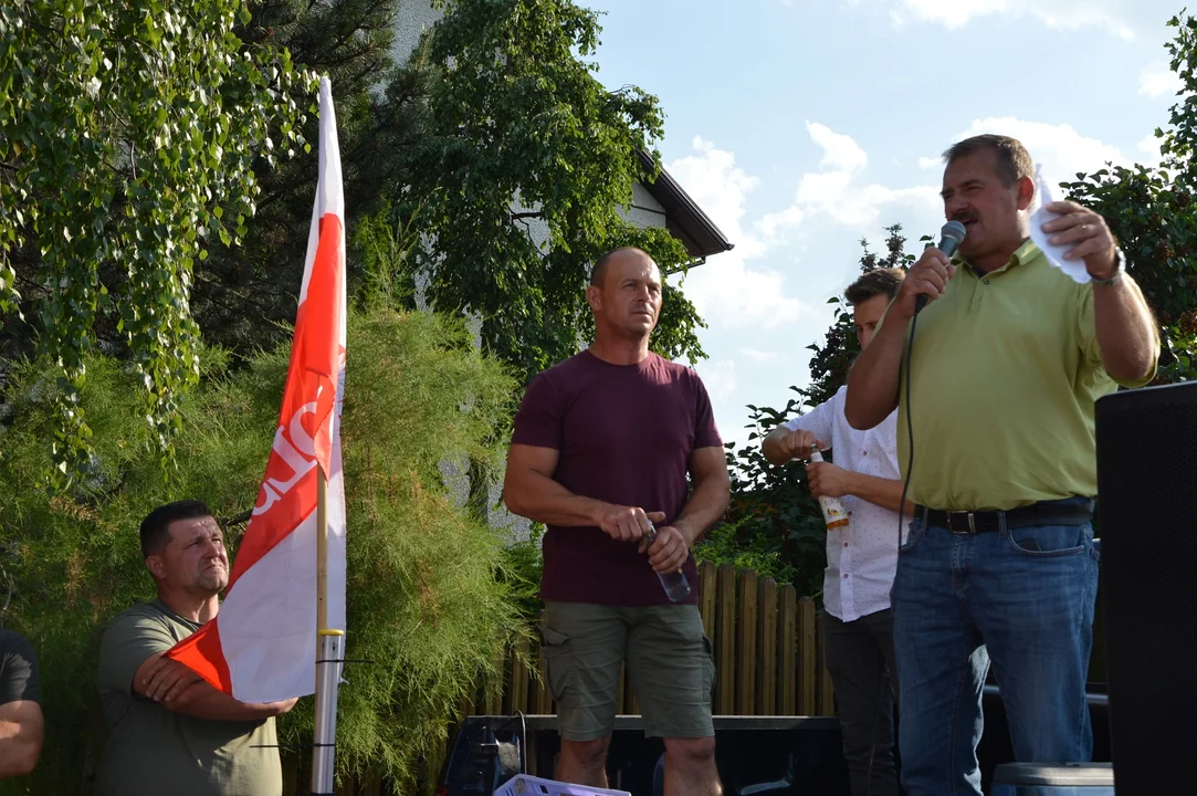 Protest producentów malin w Opolu Lubelskim