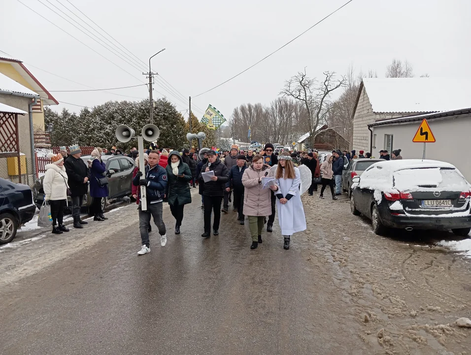 Parafianie z Wilczysk w Orszaku Trzech Króli