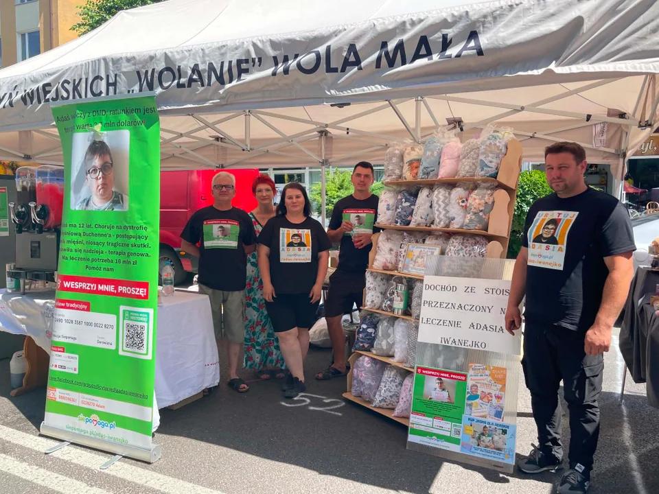Wyjątkowe stoisko na Jarmarku Sitarskim. Każdy zakup pomaga Adasiowi - Zdjęcie główne