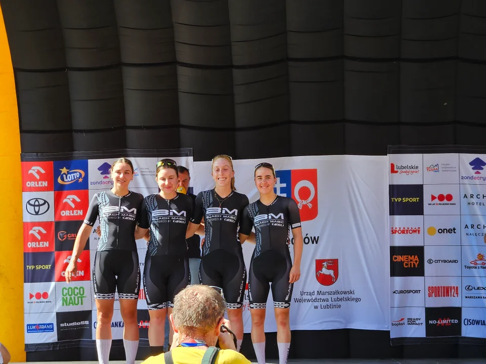 Nałęczów w centrum sportowych wydarzeń – finałowy etap Tour de Pologne Women wyruszył z Parku Zdrojowego