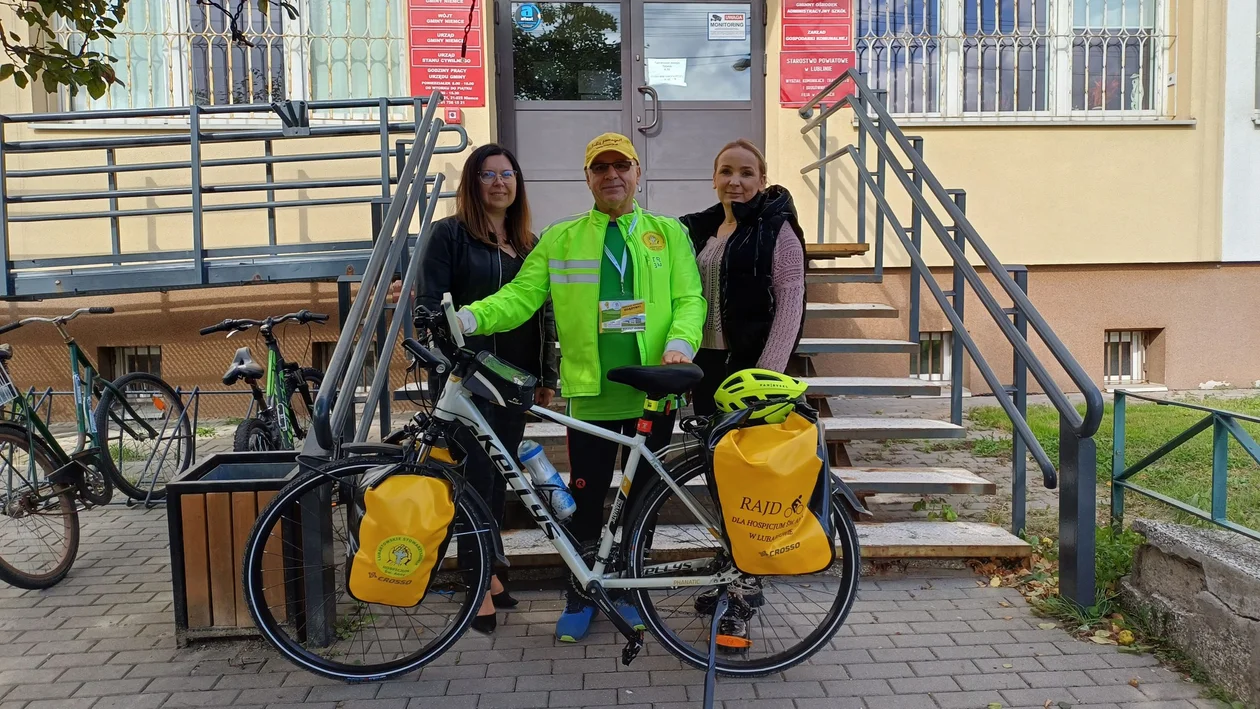 Janusz Kobyłka na rajdzie dla Hospicjum św. Anny w Lubartowie (zdjęcia) - Zdjęcie główne