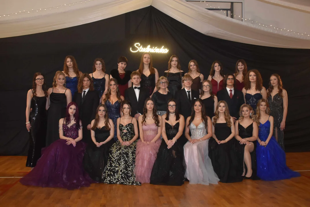 Studniówka 2026 w II LO im. KEN w Puławach - część oficjalna