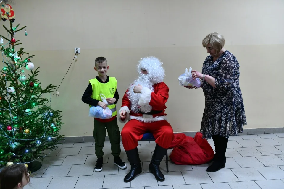 Zabawa choinkowa w Jeziorach (zdjęcia).