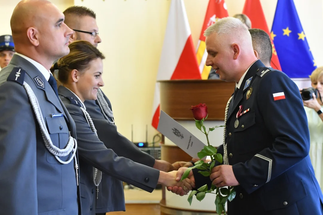 Łukowskie obchody Święta Policji (ZDJĘCIA) Uroczysta zbiórka policjantów - Zdjęcie główne