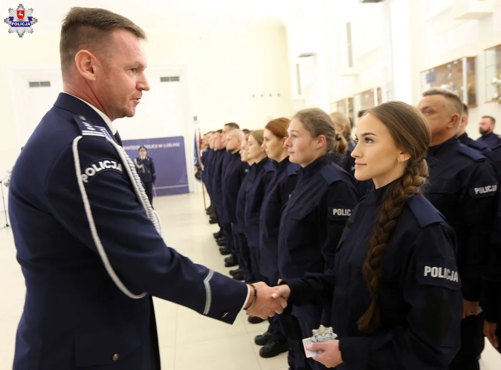 Nowi policjanci w lubelskim garnizonie. Złożyli już ślubowanie