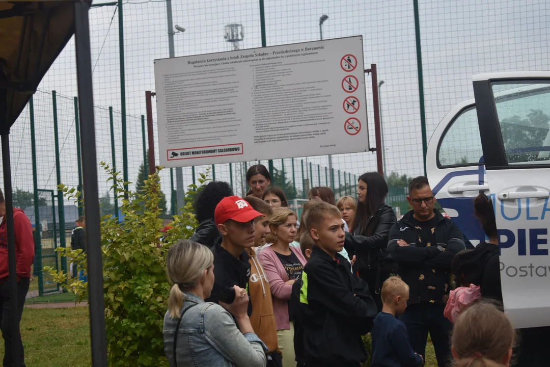 Zabawa i edukacja w jednym - tak wyglądał piknik "Bezpiecznie z Koziołkami" w Baranowie. ZOBACZ ZDJĘCIA