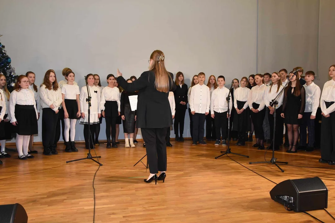 NOWOROCZNY KONCERT UCZNIÓW PAŃSTWOWEJ SZKOŁY MUZYCZNEJ W ŁUKOWIE