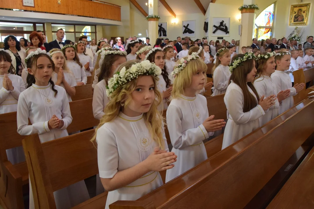 Pierwsza Komunia Święta w kościele św. Józefa w Łęcznej (ZDJĘCIA) - Zdjęcie główne