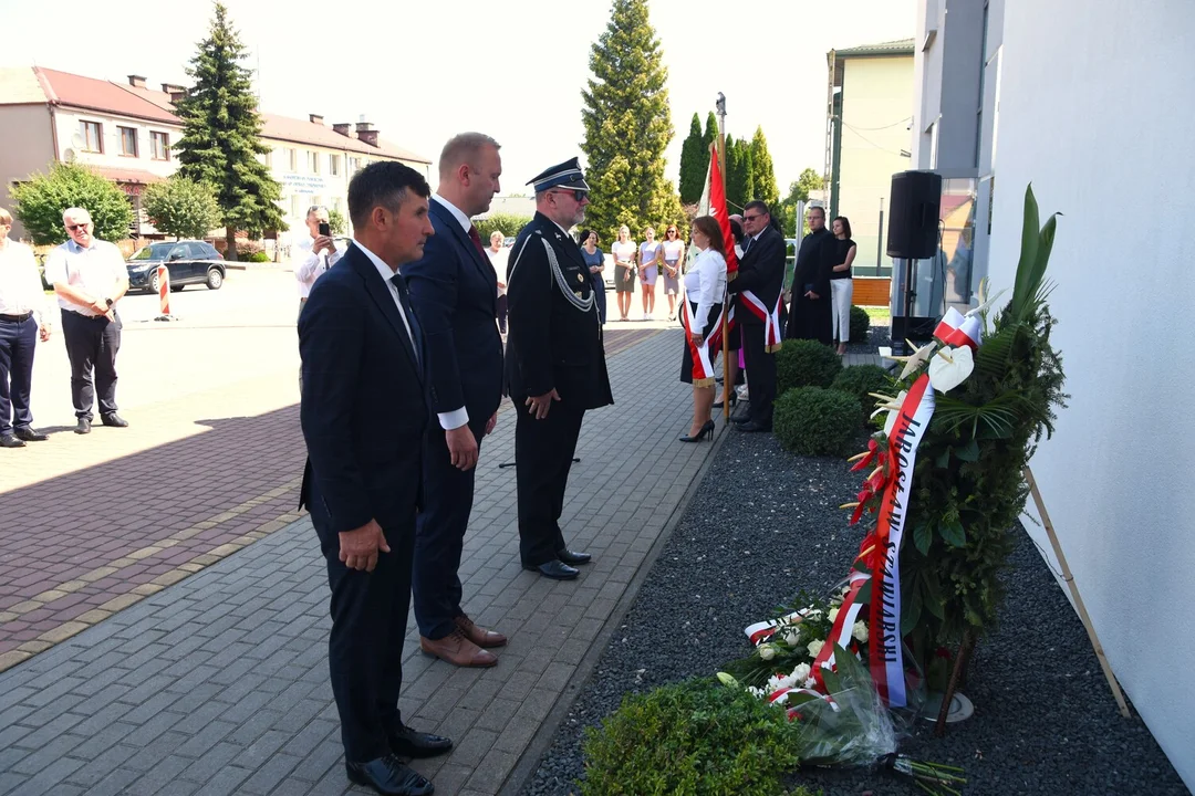 Odsłonięcie tablicy w Adamowie