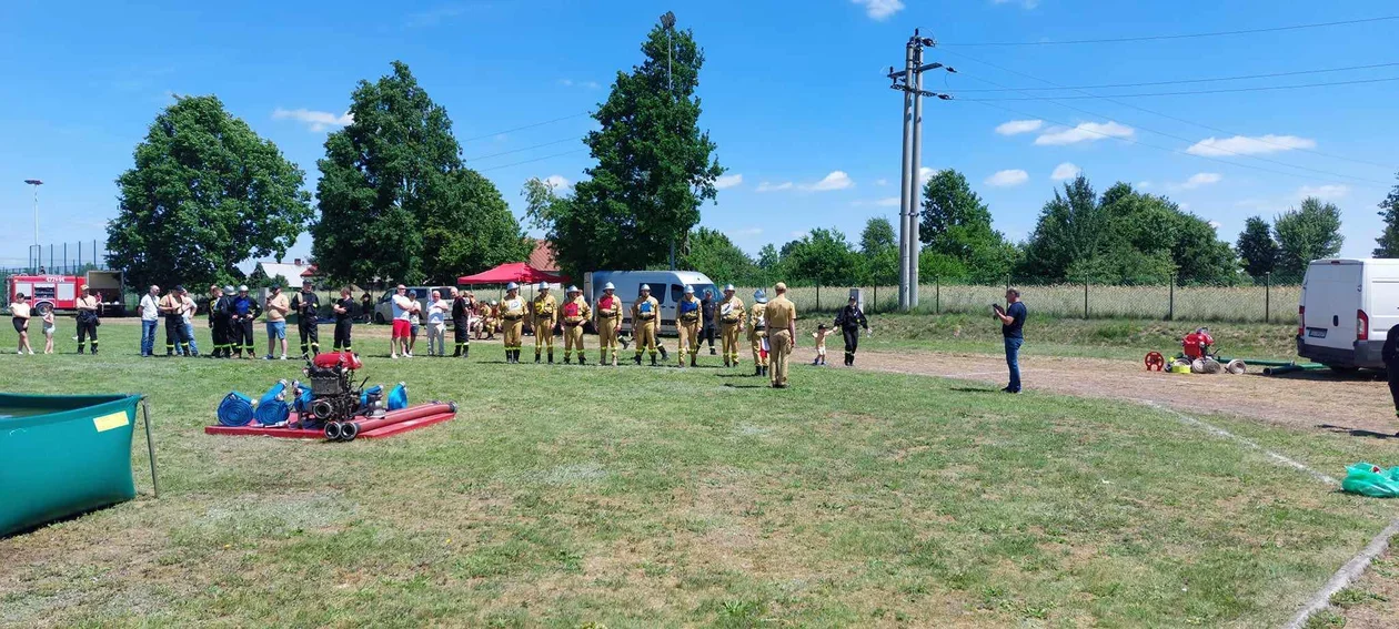 Gminne zawody sportowo-pożarnicze w Starych Kobiałkach.