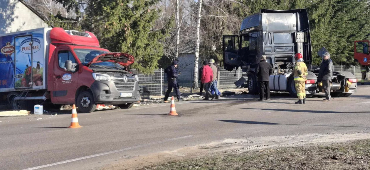 Zderzenia busa z ciężarówka w Drożdżaku