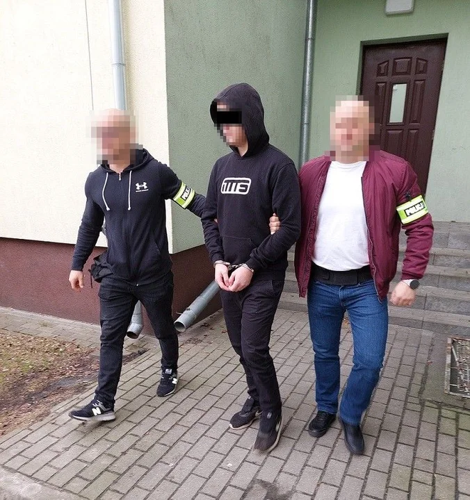 Powiat bialski: Nastolatkowie ukradli auto i chcieli sprzedać je na części - Zdjęcie główne