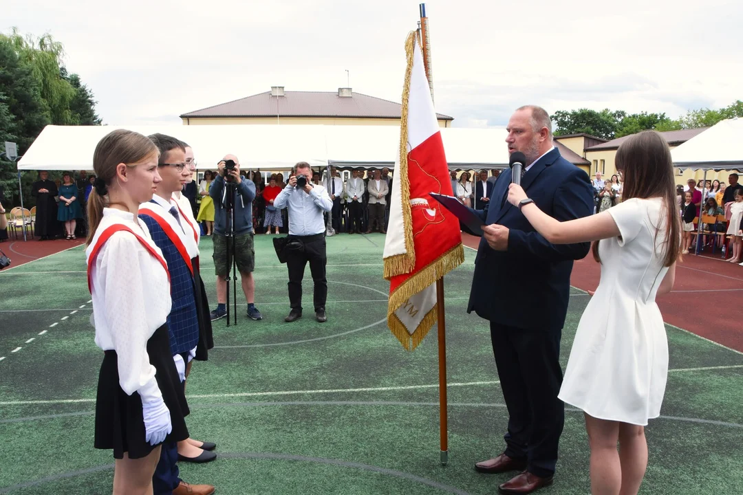 Szkoła Podstawowa w Radoryżu Kościelnym ma nowego patrona. To znany pisarz