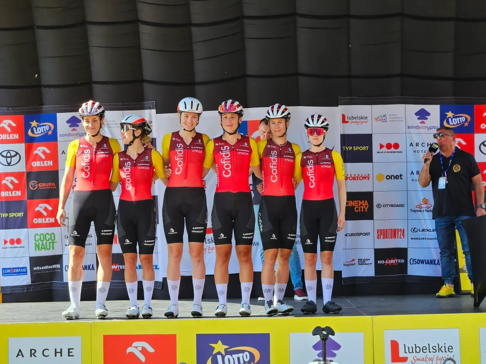 Nałęczów w centrum sportowych wydarzeń – finałowy etap Tour de Pologne Women wyruszył z Parku Zdrojowego