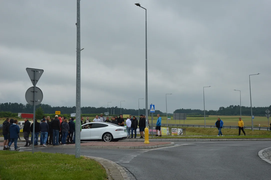 Protest producentów malin w Opolu Lubelskim. Dzień drugi