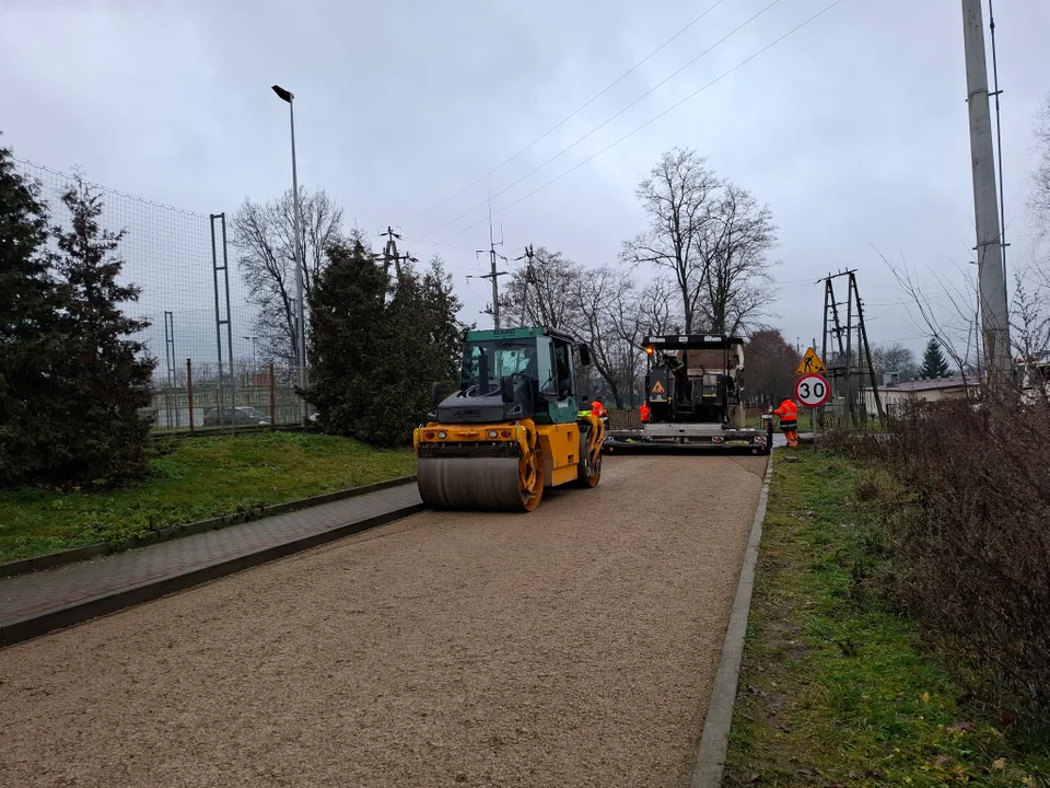 Żelechów: Ruszyła przebudowa ul. Ogrodowej i drogi wewnętrznej