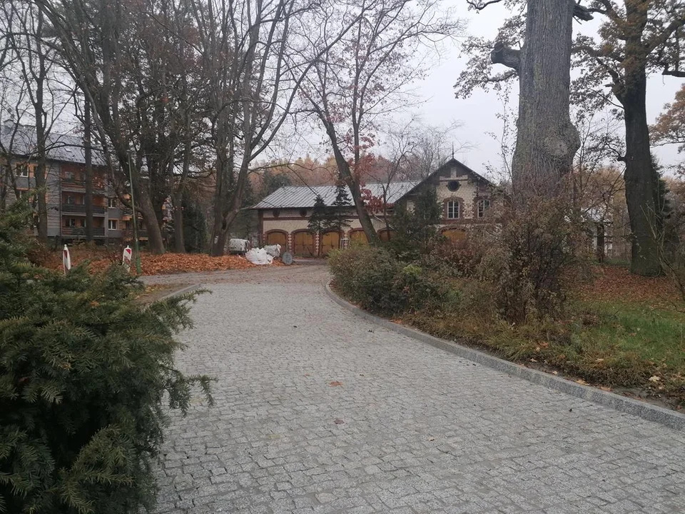 W Kluczkowicach trwają prace związane z renowacją zespołu pałacowo-parkowego