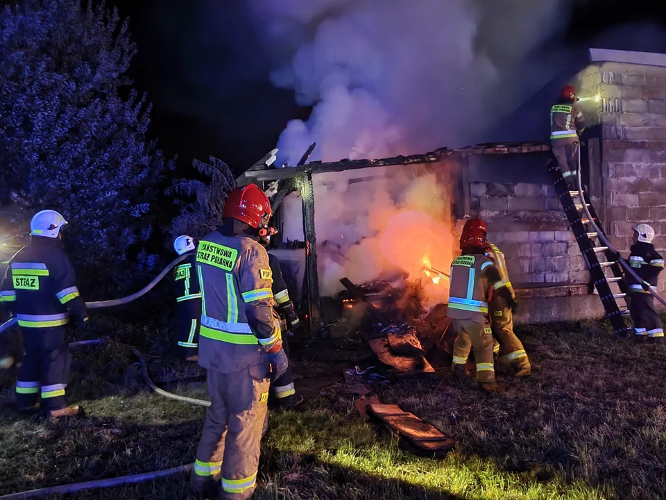 Pożar pustostanu na Zimnej Wodzie