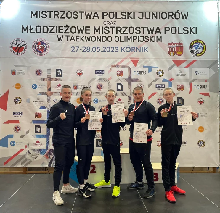 Karol Majczyna Mistrzem Polski! Wszyscy międzyrzeccy taekwondziści wrócili z medalami! (ZDJĘCIA) - Zdjęcie główne