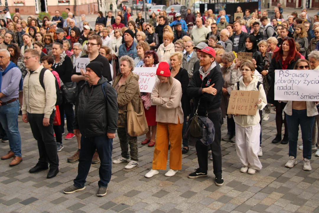 "Ani jednej więcej". Protest w Lublinie po śmierci ciężarnej Doroty