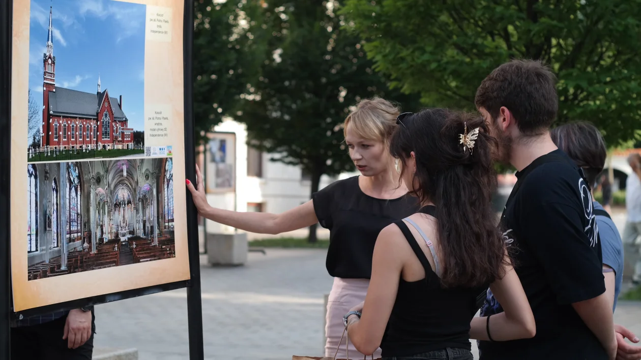 Wystawa fotografii polonijnych kościołów w centrum. To zasługa naukowców z Politechniki Lubelskiej