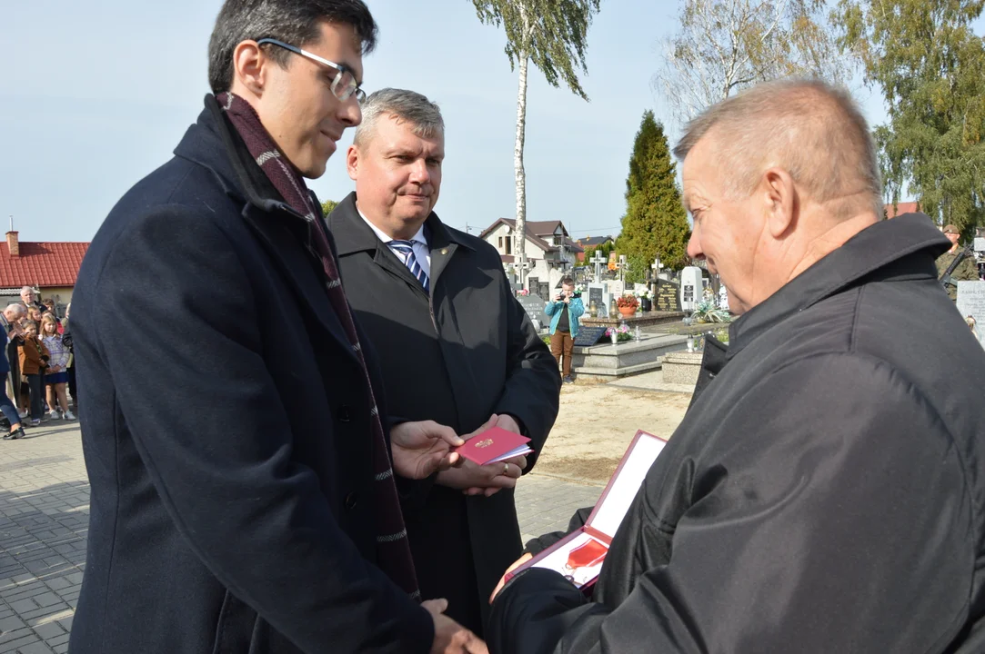 Odsłonięcie nagrobka żołnierza AK Karola Chlebickiego w Chodlu