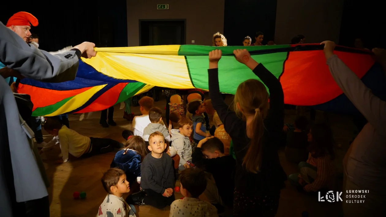 Niedziela z teatrem „O Chłopcu z drewna”