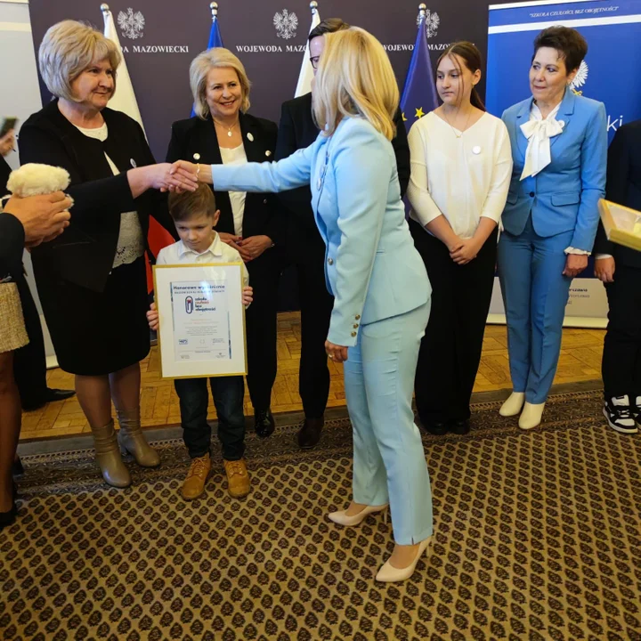 Szkoły z gminy Trojanów otrzymały honorowe wyróżnienie!