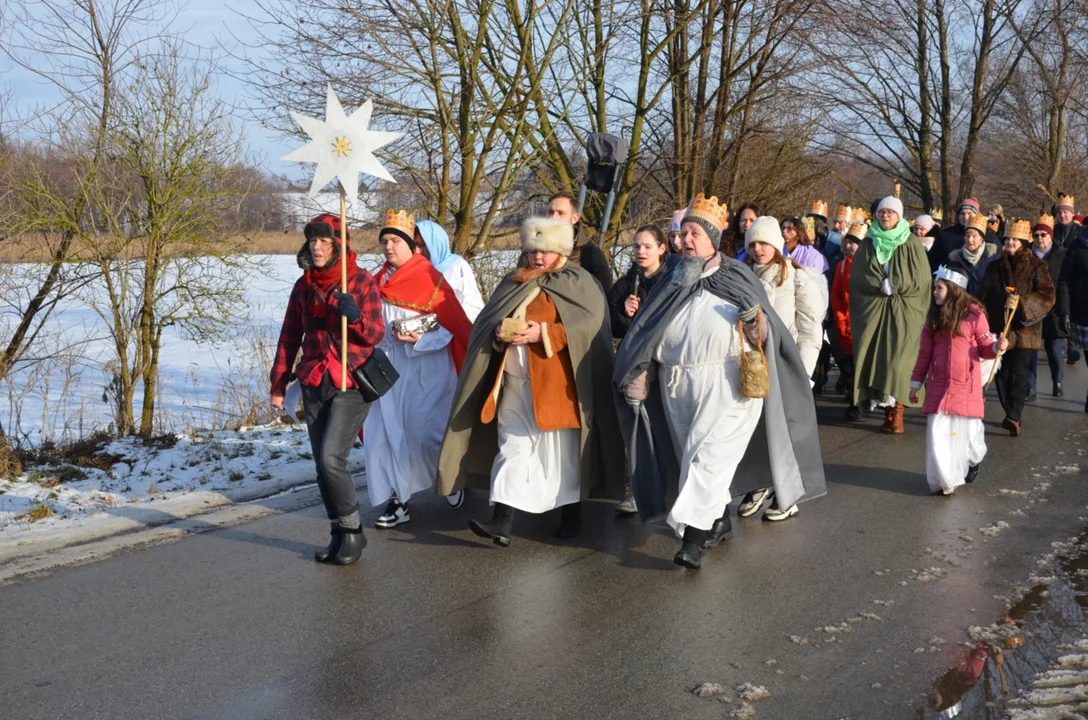 Orszak Trzech Króli przemaszerował z Ułęża do Żabianki - Zdjęcie główne