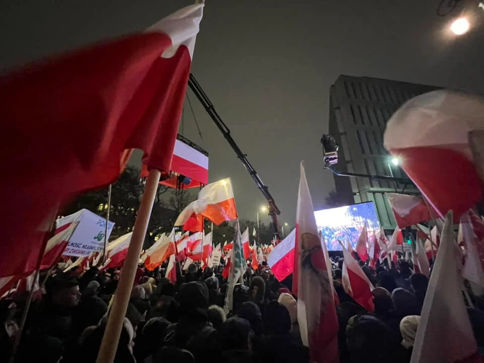 W Warszawie protestują członkowie PiS z Łukowa