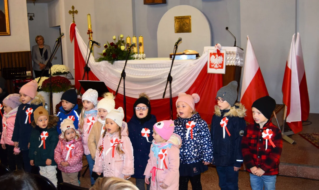 W Borowej wybrzmiały pieśni żołnierskie i patriotyczne (ZDJĘCIA) - Zdjęcie główne