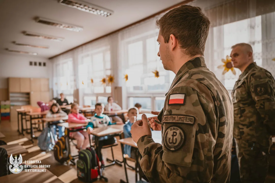 Lubelscy terytorialsi w specjalnym projekcie dla szkół. "Edukacja z wojskiem"