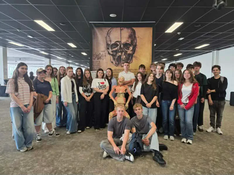 Lekcja anatomii na żywo. Uczniowie ZS 2 w Lubartowie zajrzeli do wnętrza ludzkiego organizmu (zdjęcia) - Zdjęcie główne