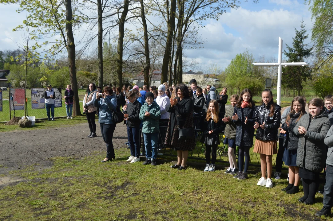 Posadzenie Dębu Pamięci ppor. rez. Stanisławowi Fabisiewiczowi w Zarzeczu