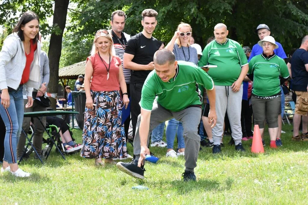 Ostrów Lubelski. „Radość nie zna barier”. Fotorelacja z XVI mitingu sportowo-rekreacyjnego - Zdjęcie główne