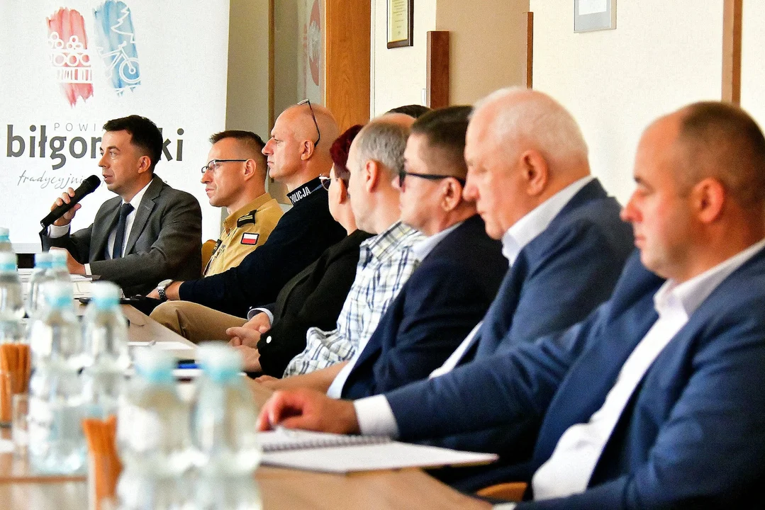 Spotkanie sztabu kryzysowego u starosty.