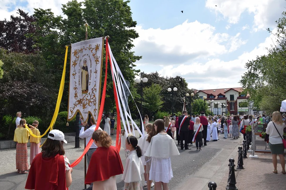 Biała Podlaska: Procesja Bożego Ciała na placu Wolności