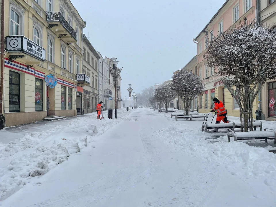 Lublin: Trwa odśnieżanie miasta. Miasto podało dotychczasowe koszty akcji