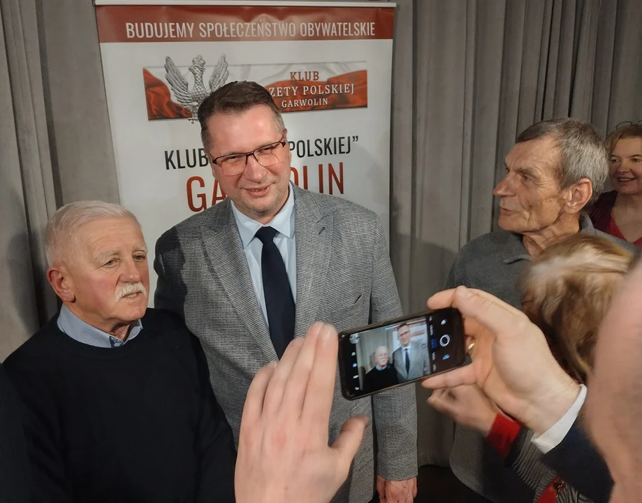 "Mam dość szukania wrogów gdzie indziej niż w Polsce. Największym wrogiem Polski są dziś antypolscy, zakompleksieni Polacy". Mocne słowa Przemysława w Garwolinie - Zdjęcie główne