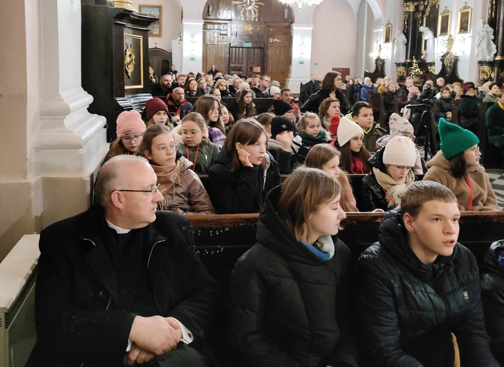 Schola „Promyczki” zaśpiewała kolędy i pastorałki (ZDJĘCIA)