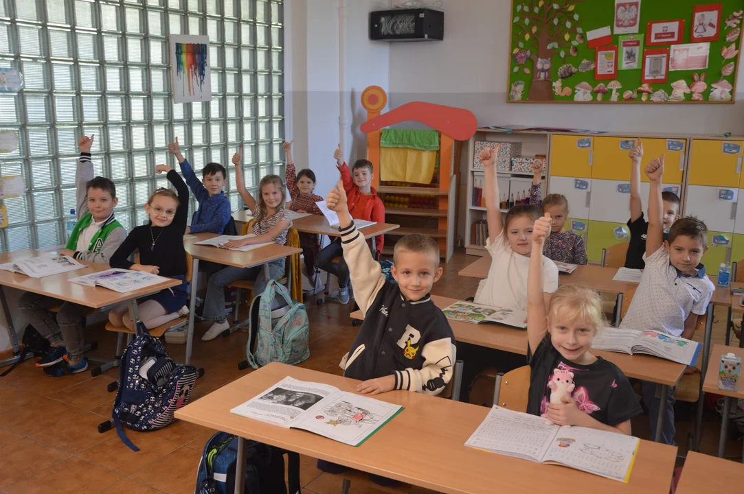 Uczniowie z SP nr 9 przy ZSO nr 1 im. KEN