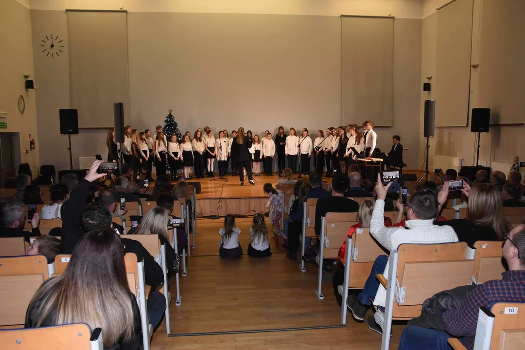 NOWOROCZNY KONCERT UCZNIÓW PAŃSTWOWEJ SZKOŁY MUZYCZNEJ W ŁUKOWIE