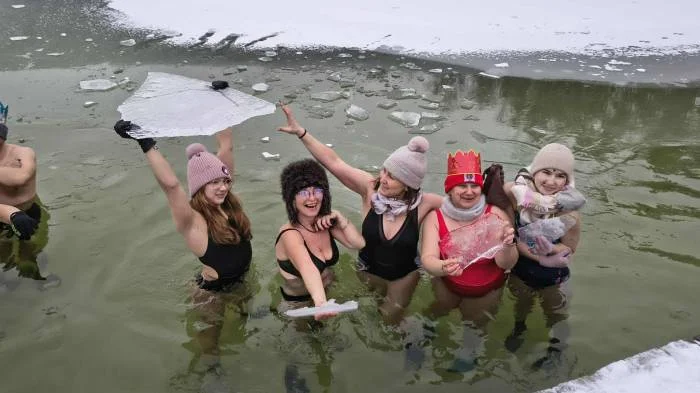 Morsowanie w Trzech Króli nad Jeziorem Piaseczno (zdjęcia) - Zdjęcie główne