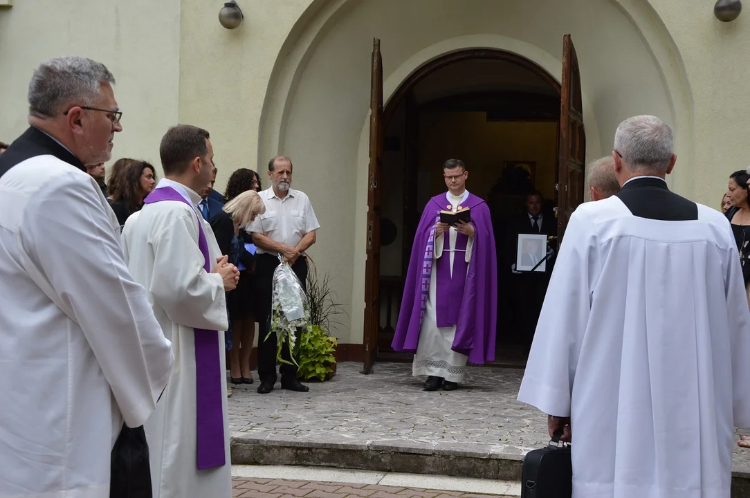 Uroczystości pogrzebowe Gabrieloa Maja, prezesa Powiatowego Centrum Zdrowia w Opolu Lubelskim