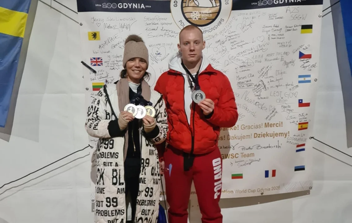 Siedem startów, osiem medali: KS Narwal podbija lodowatą Gdynię! (ZDJĘCIA) - Zdjęcie główne