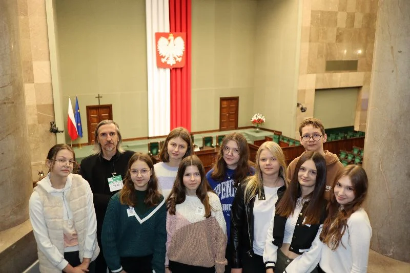 Zaprosił do Sejmu uczniów z Gołąbek. Zwiedzili także Senat