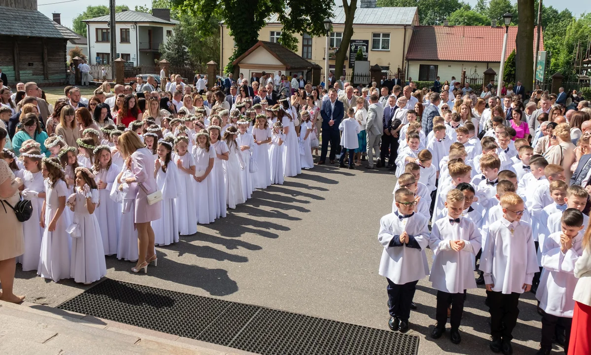 Parczew. Pierwsza Komunia Święta w Bazylice (ZDJĘCIA) - Zdjęcie główne