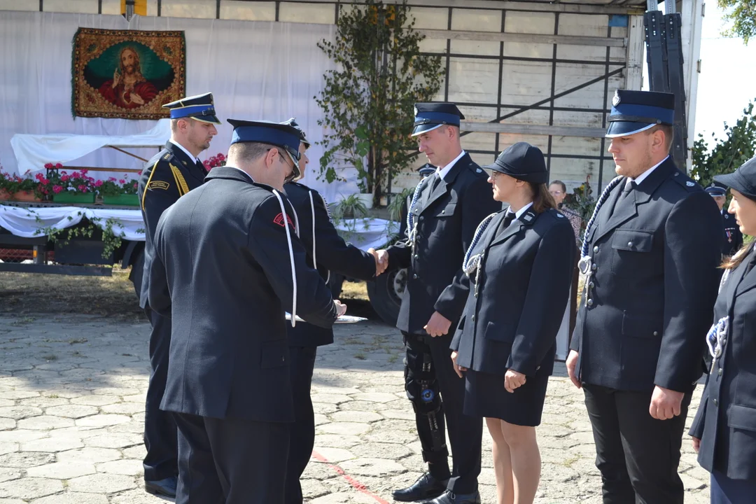 Wielki dzień wielkich ludzi! Strażacy z OSP Wola Bystrzycka już po przyznaniu odznaczeń (galeria cz. III) - Zdjęcie główne