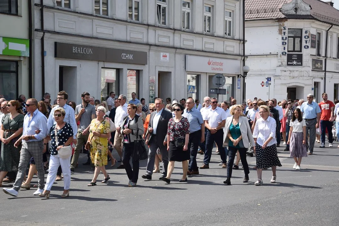 Biała Podlaska: Procesja Bożego Ciała na placu Wolności