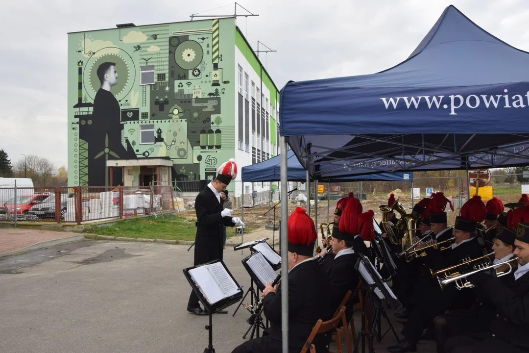 Łęczyński mural oczyszcza powietrze - Zdjęcie główne